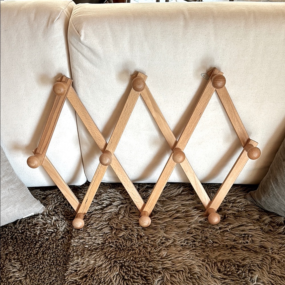 Minimalist Pine Peg Rack